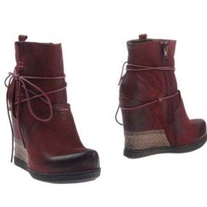 LA FEMME PLUS Ankle Boots in great condition, Maroon  color, Size 37